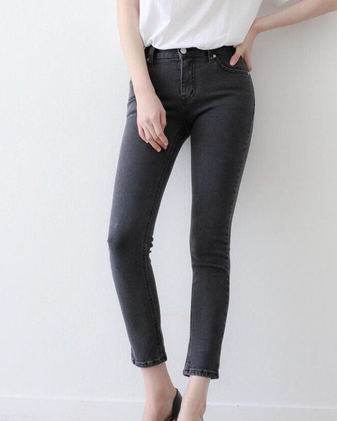 WASHED BLACK STRAIGHT SKINNY JEANS