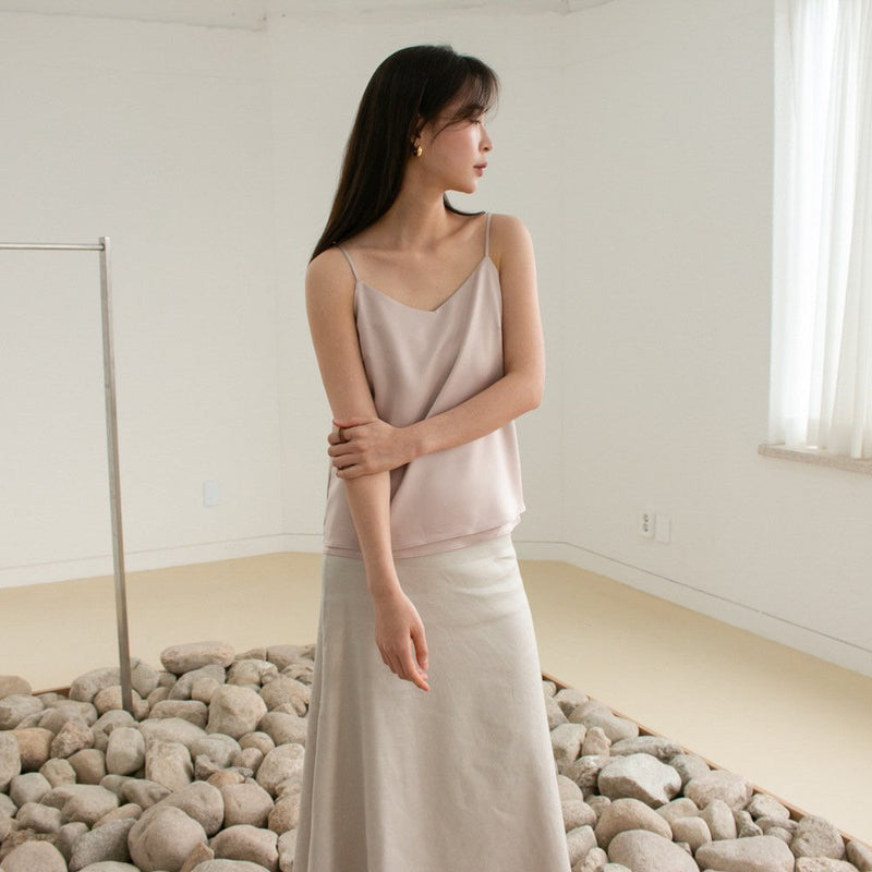 DOUBLE V-NECK SLEEVELESS TOP
