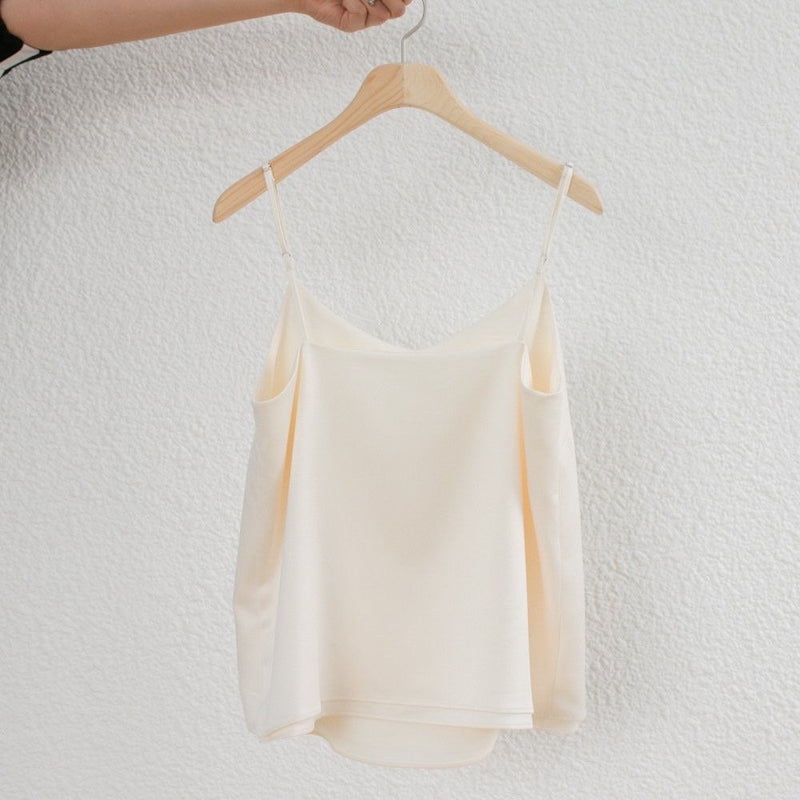 DOUBLE V-NECK SLEEVELESS TOP