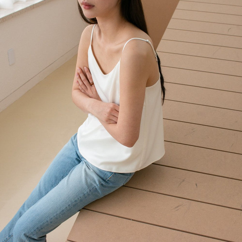 DOUBLE V-NECK SLEEVELESS TOP
