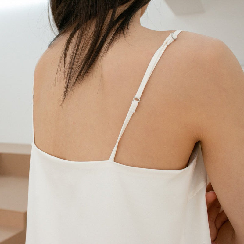 DOUBLE V-NECK SLEEVELESS TOP