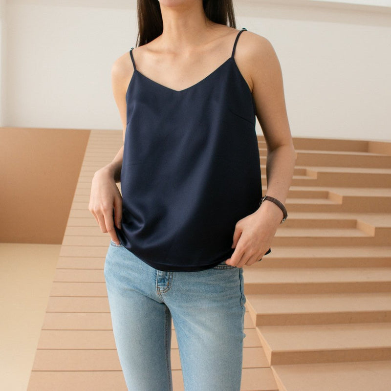 DOUBLE V-NECK SLEEVELESS TOP