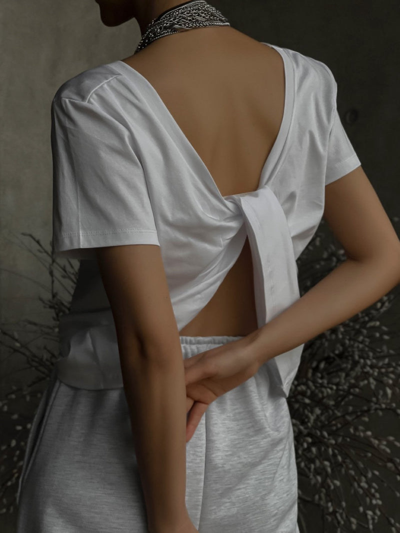 BACK KNOT DETAIL T-SHIRT