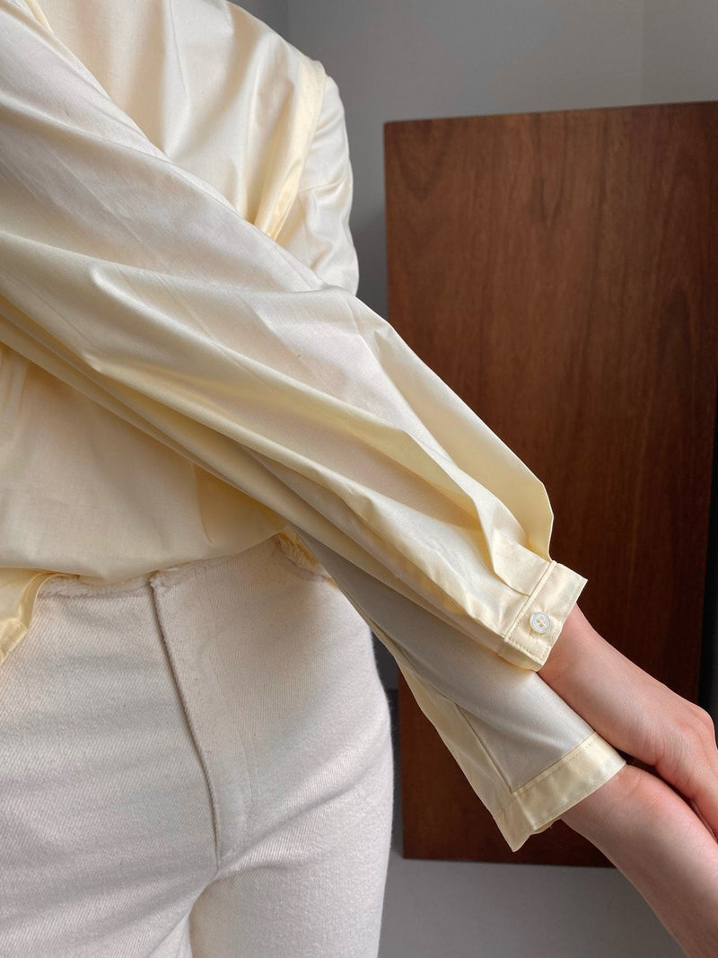 BACK SLIT COTTON BLOUSE
