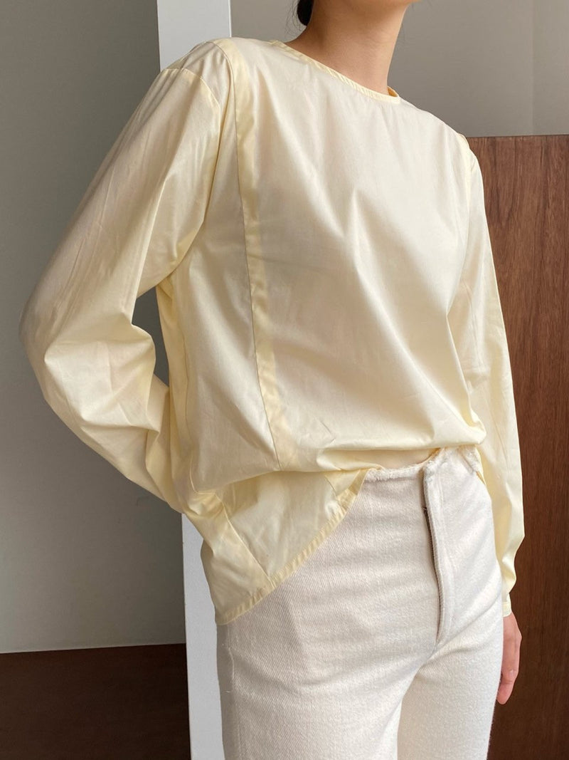 BACK SLIT COTTON BLOUSE