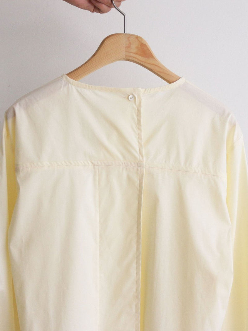 BACK SLIT COTTON BLOUSE