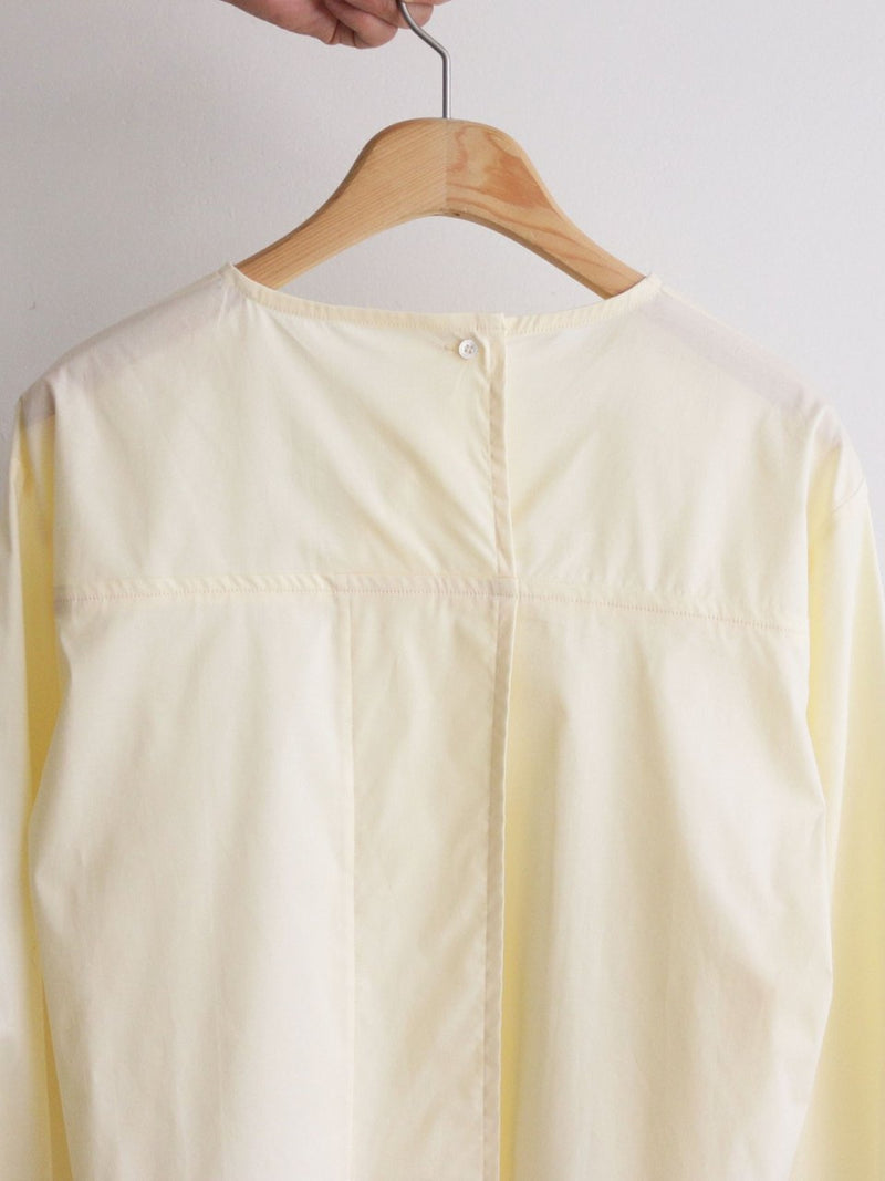 BACK SLIT COTTON BLOUSE