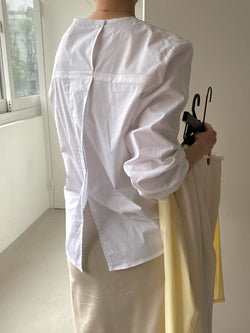 BACK SLIT COTTON BLOUSE