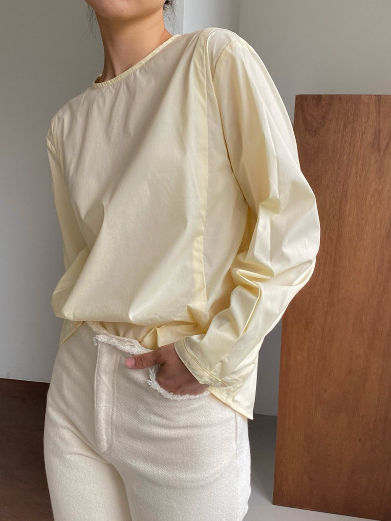 BACK SLIT COTTON BLOUSE