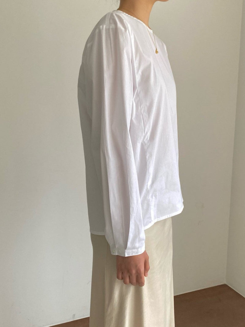 BACK SLIT COTTON BLOUSE