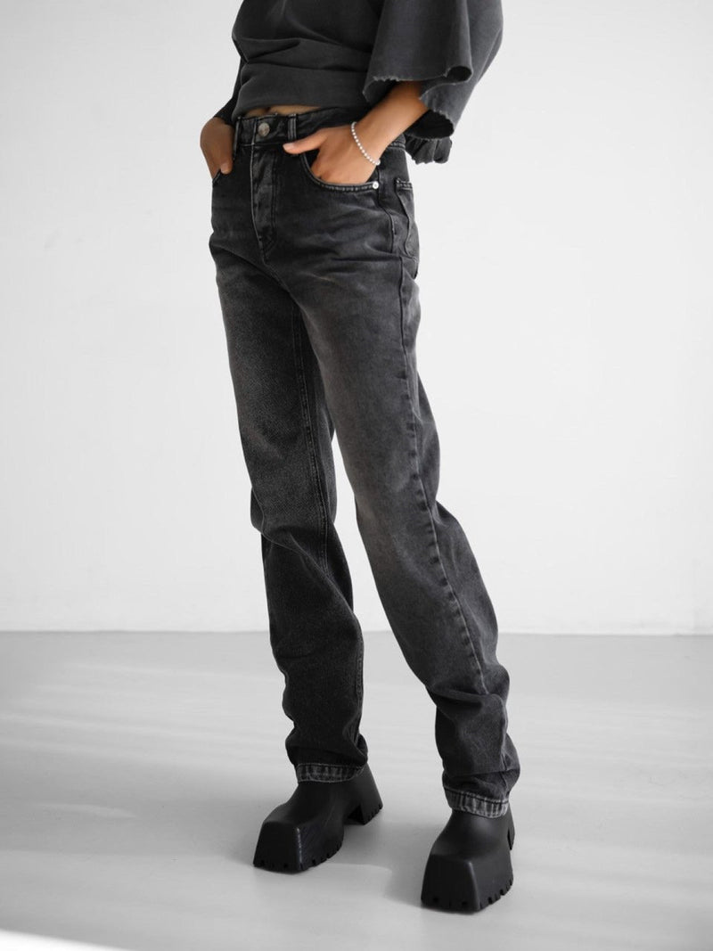 BACK SPLIT DETAIL WASHED BLACK JEANS