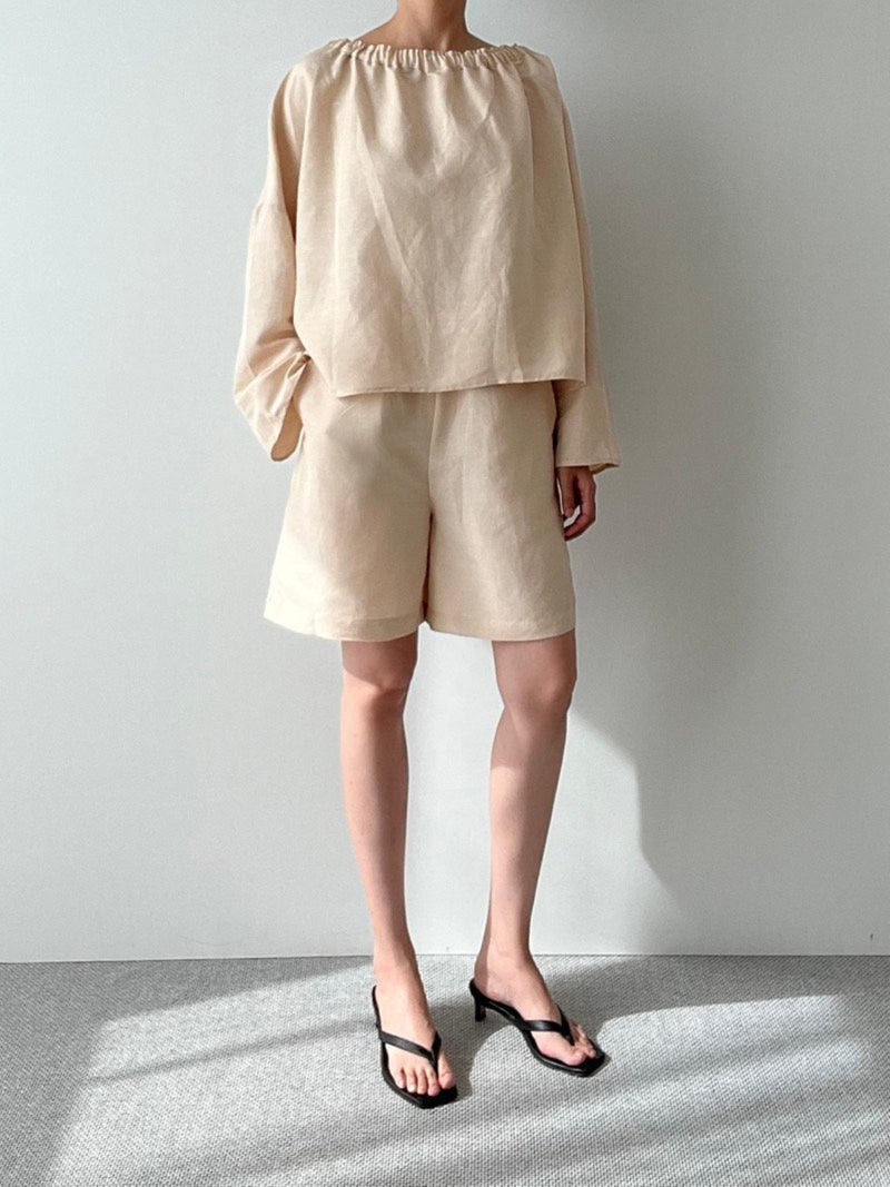 BANDED LINEN SHIRRING BLOUSE