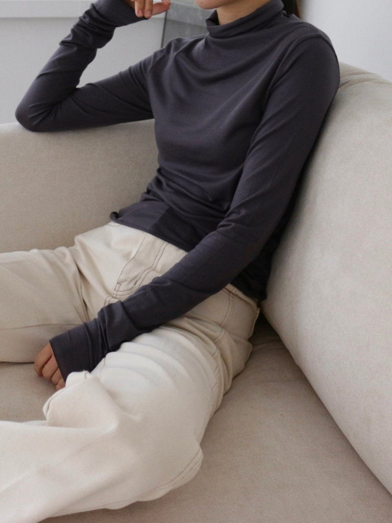 BASIC TURTLENECK LONG SLEEVE T-SHIRT