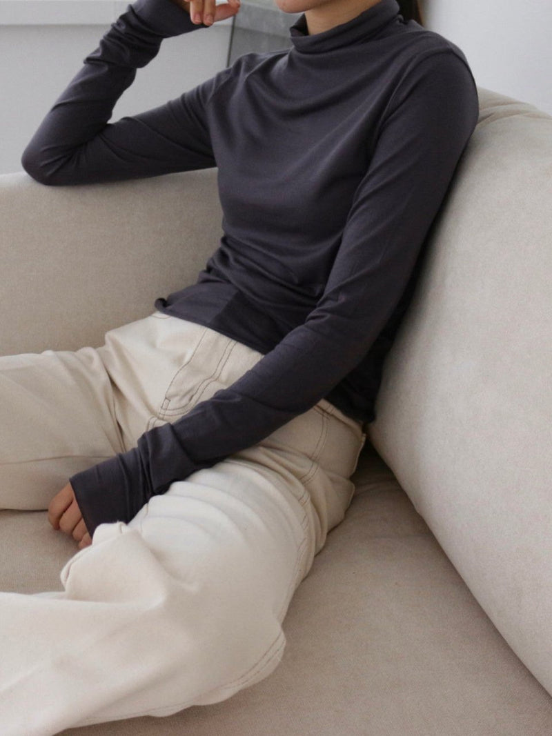 BASIC TURTLENECK LONG SLEEVE T-SHIRT