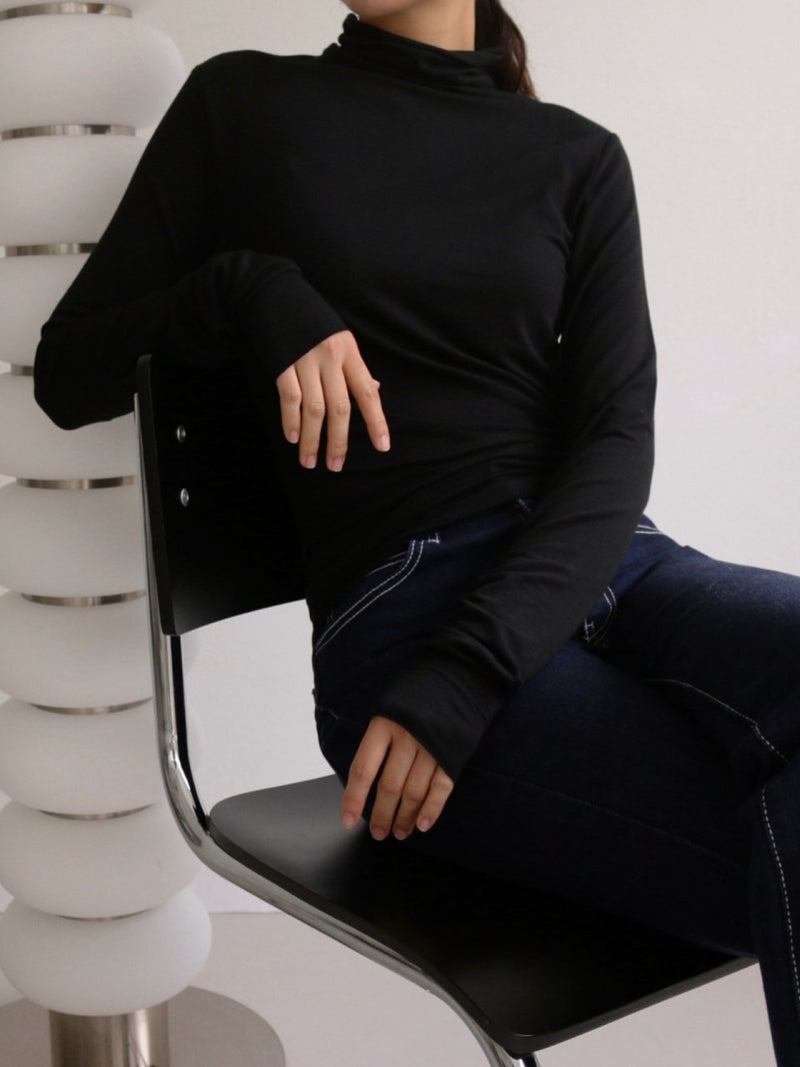 BASIC TURTLENECK LONG SLEEVE T-SHIRT