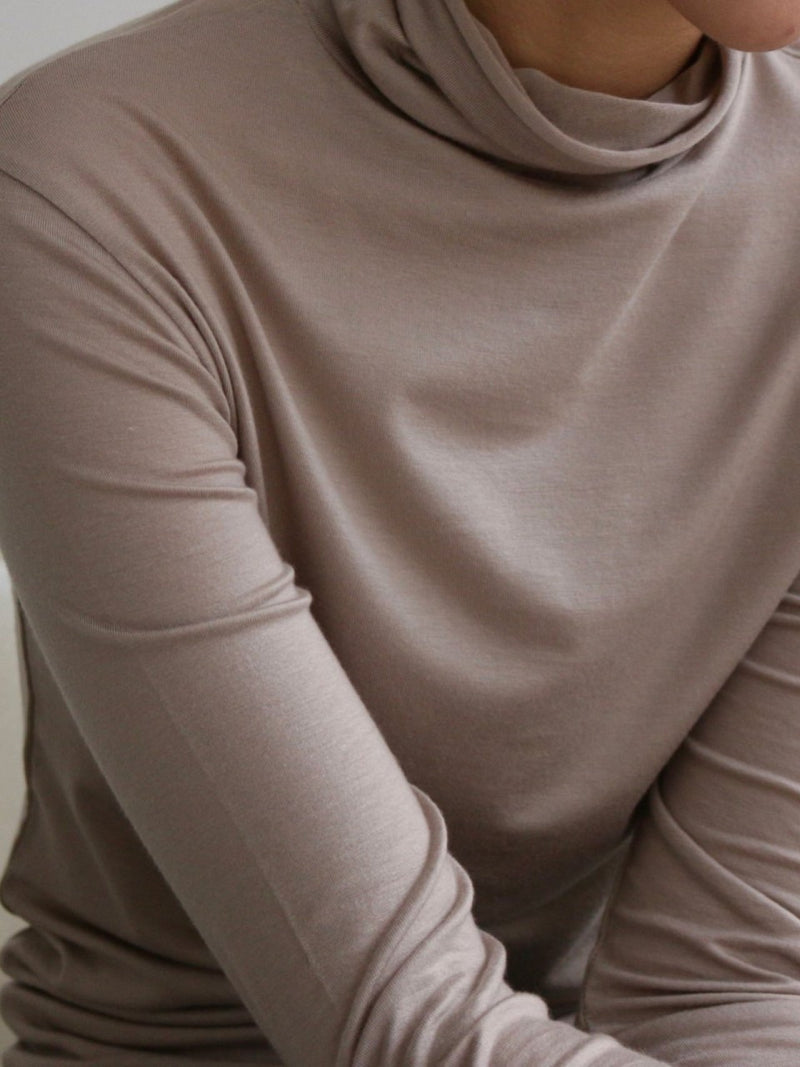 BASIC TURTLENECK LONG SLEEVE T-SHIRT