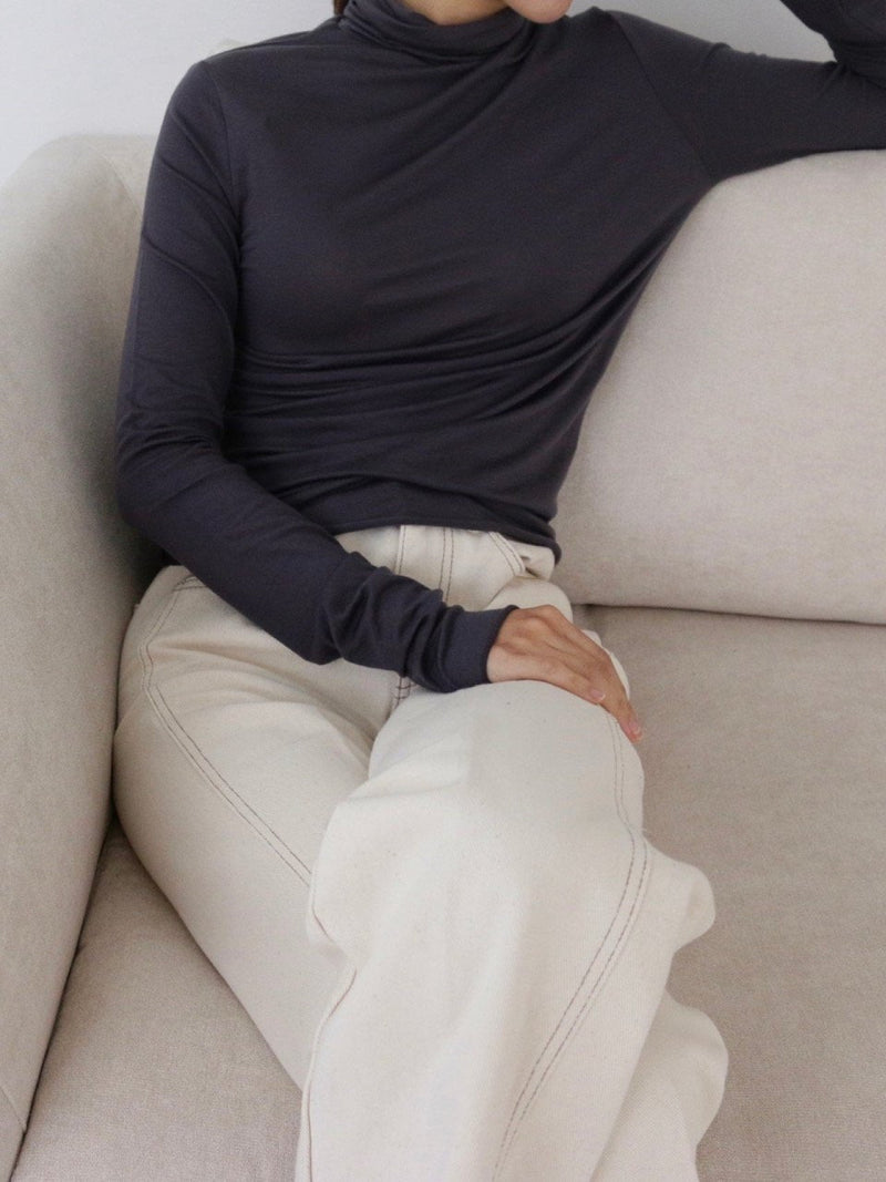 BASIC TURTLENECK LONG SLEEVE T-SHIRT