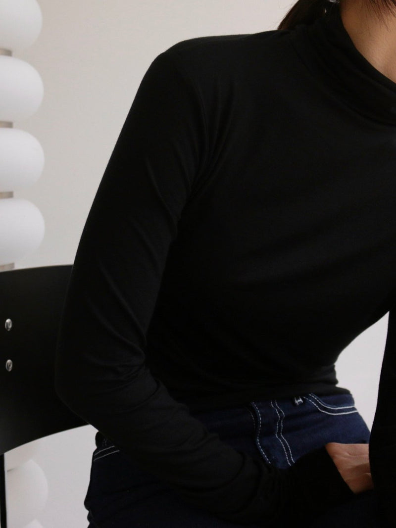 BASIC TURTLENECK LONG SLEEVE T-SHIRT