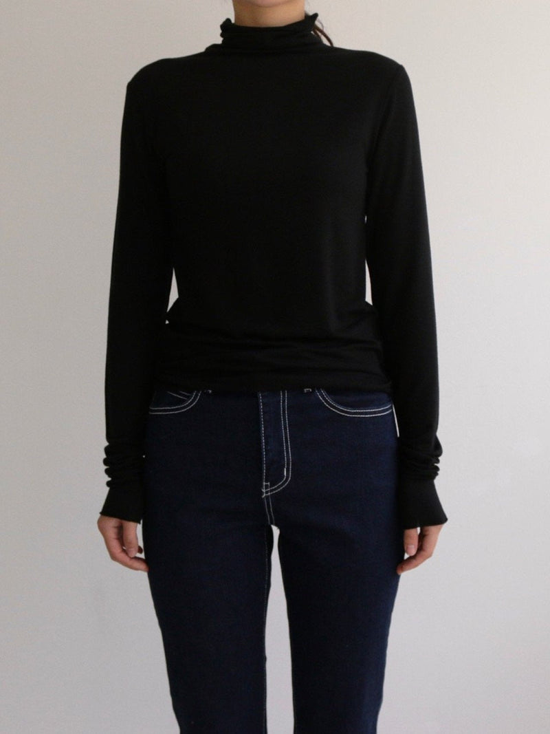 BASIC TURTLENECK LONG SLEEVE T-SHIRT