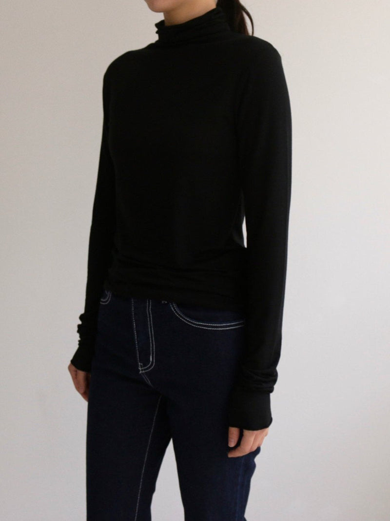 BASIC TURTLENECK LONG SLEEVE T-SHIRT