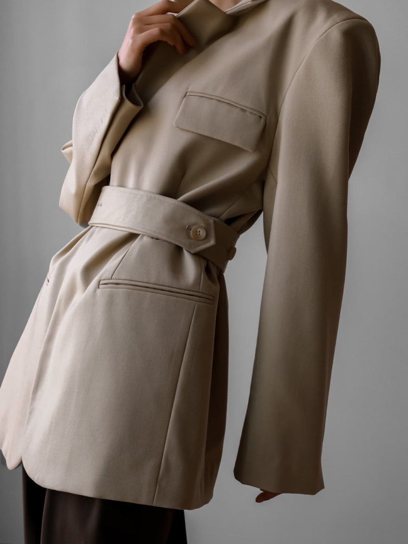 BELTED BUTTON DOWN TAILORED WOOL BLAZER