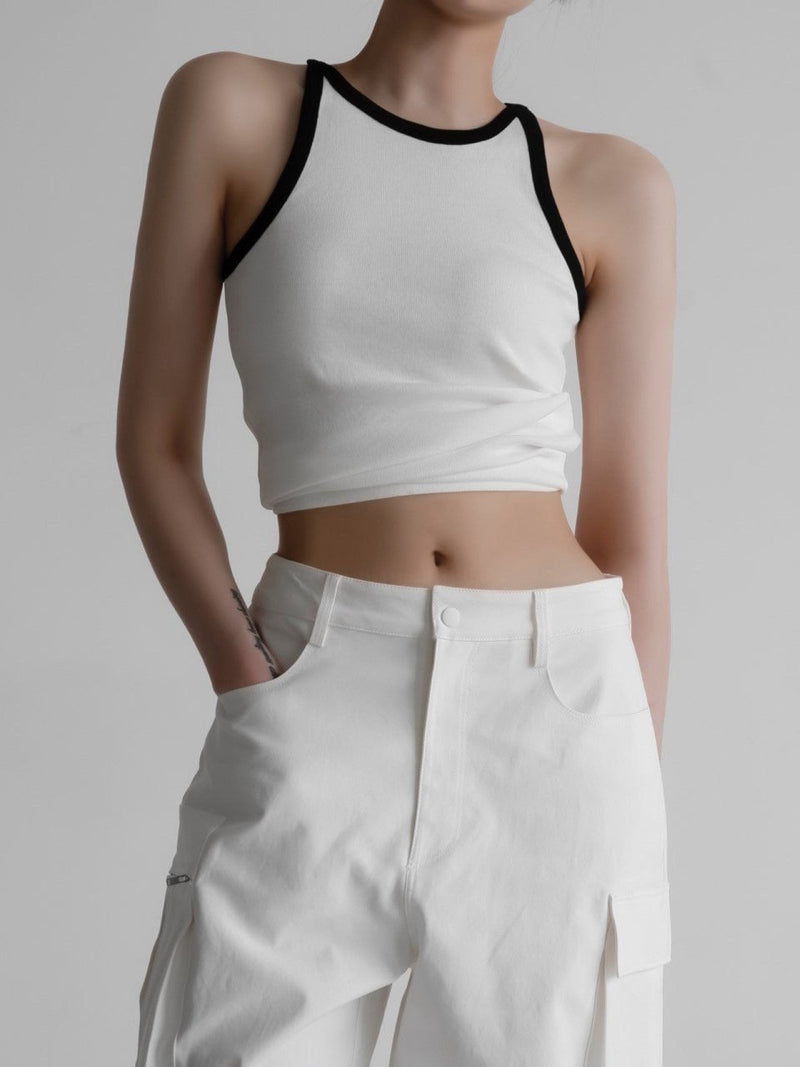 BI-COLOR SLEEVELESS HALTER TOP