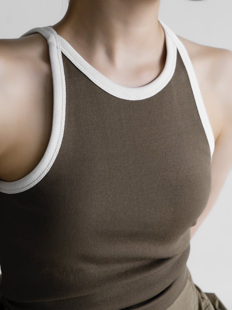 BI-COLOR SLEEVELESS HALTER TOP