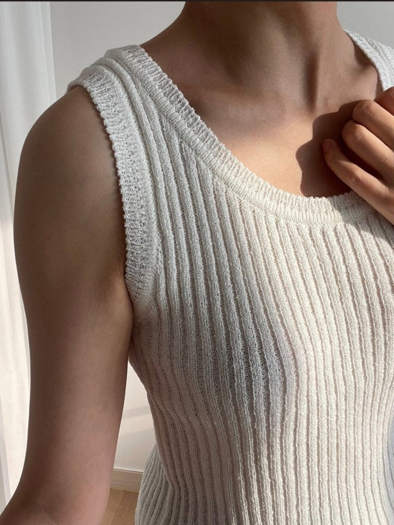 BOUCLE VISCOSE U-NECK KNIT TOP
