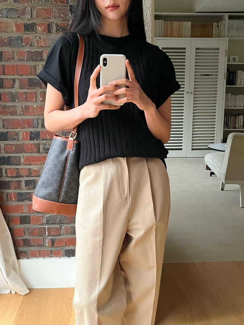 BOUCLE WOOL ROUND NECK KNIT VEST