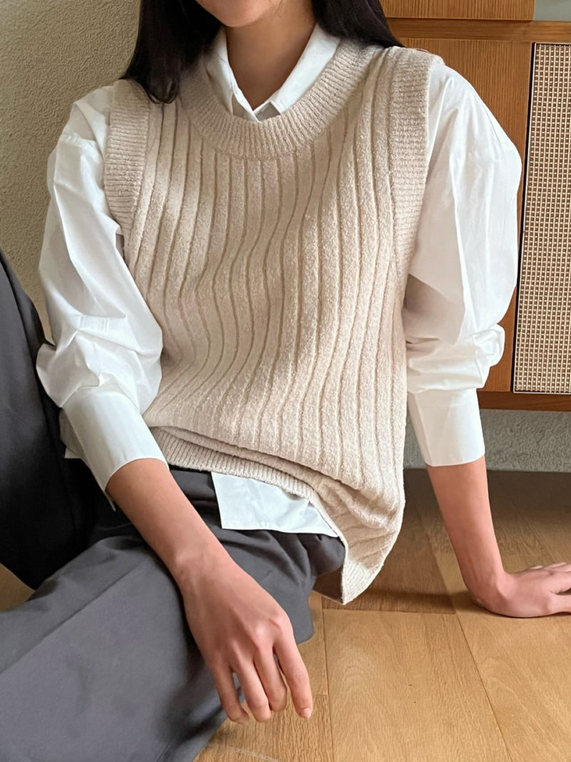 BOUCLE WOOL ROUND NECK KNIT VEST