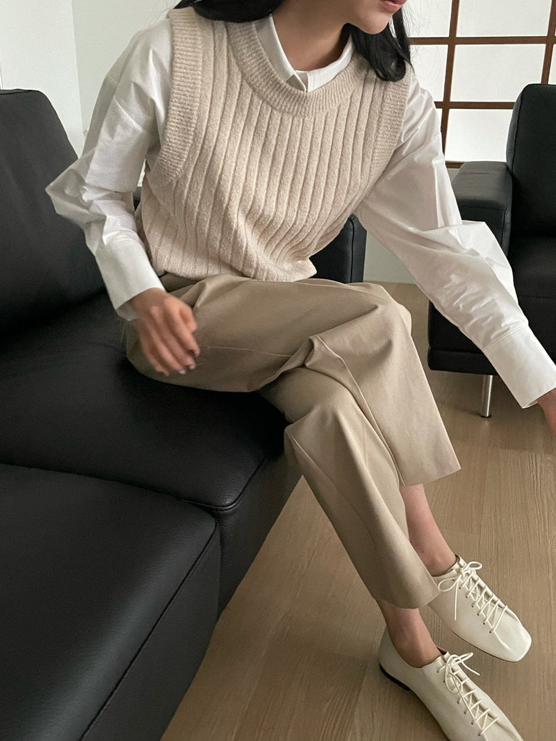 BOUCLE WOOL ROUND NECK KNIT VEST
