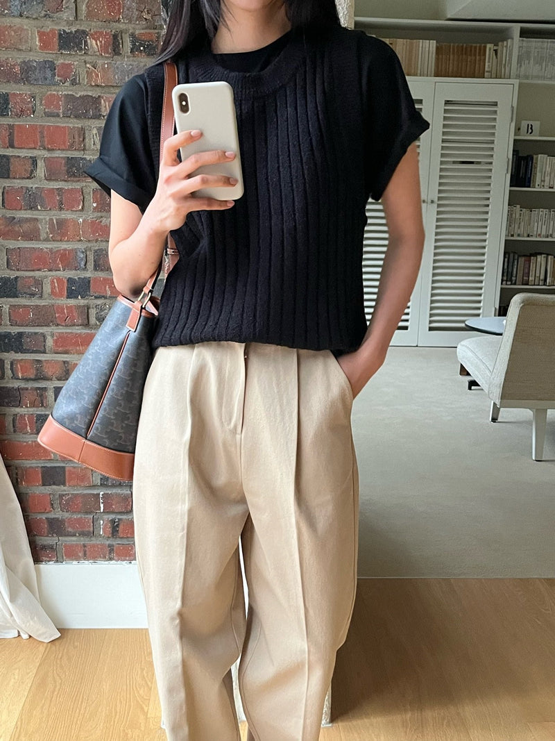 BOUCLE WOOL ROUND NECK KNIT VEST