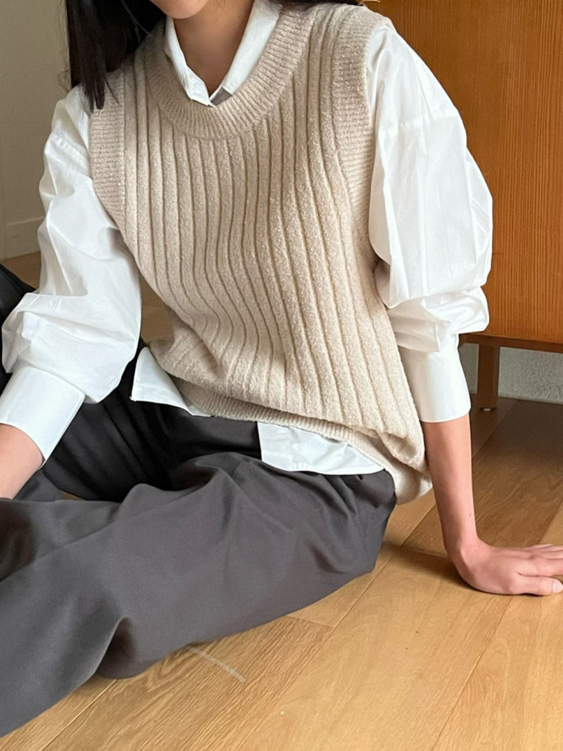 BOUCLE WOOL ROUND NECK KNIT VEST