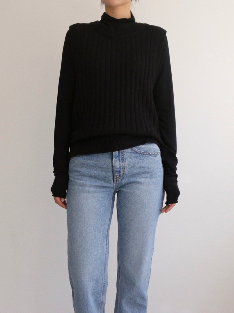 BOUCLE WOOL ROUND NECK KNIT VEST