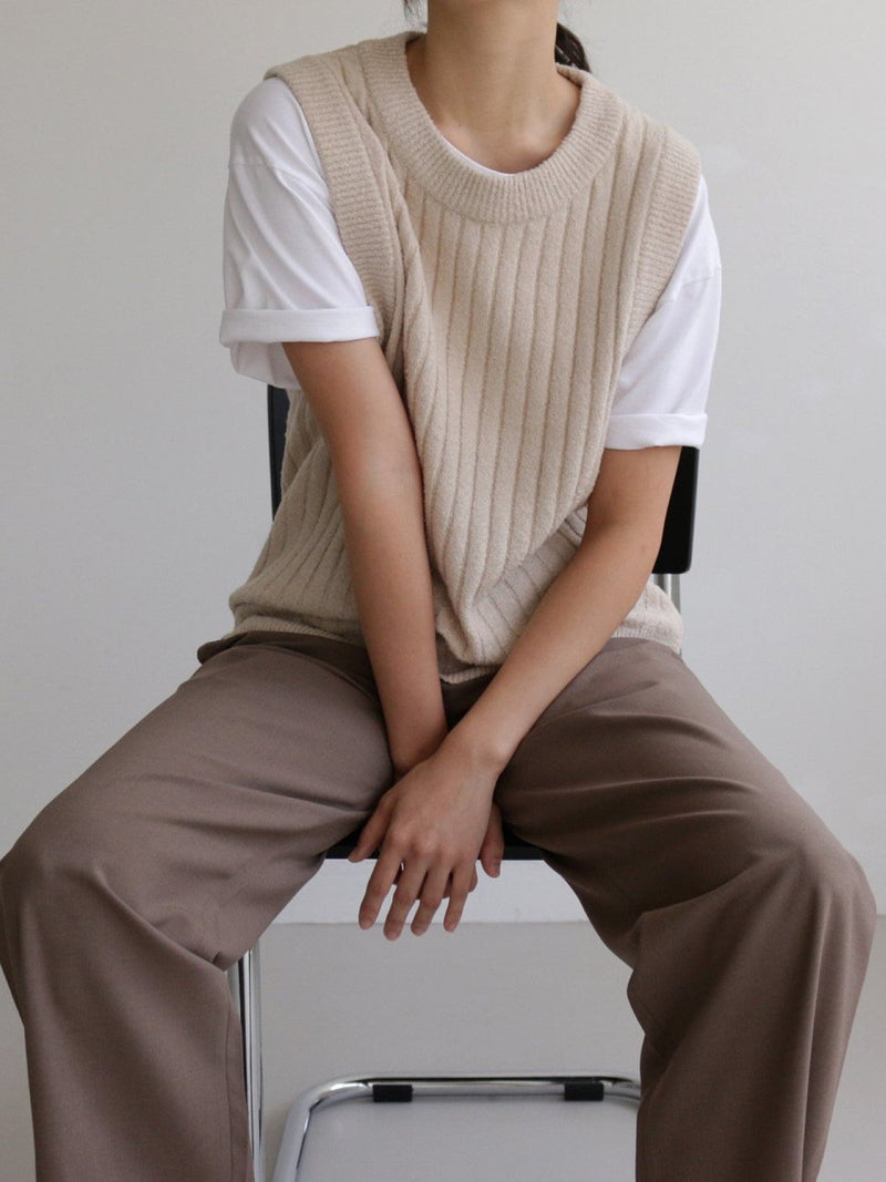 BOUCLE WOOL ROUND NECK KNIT VEST
