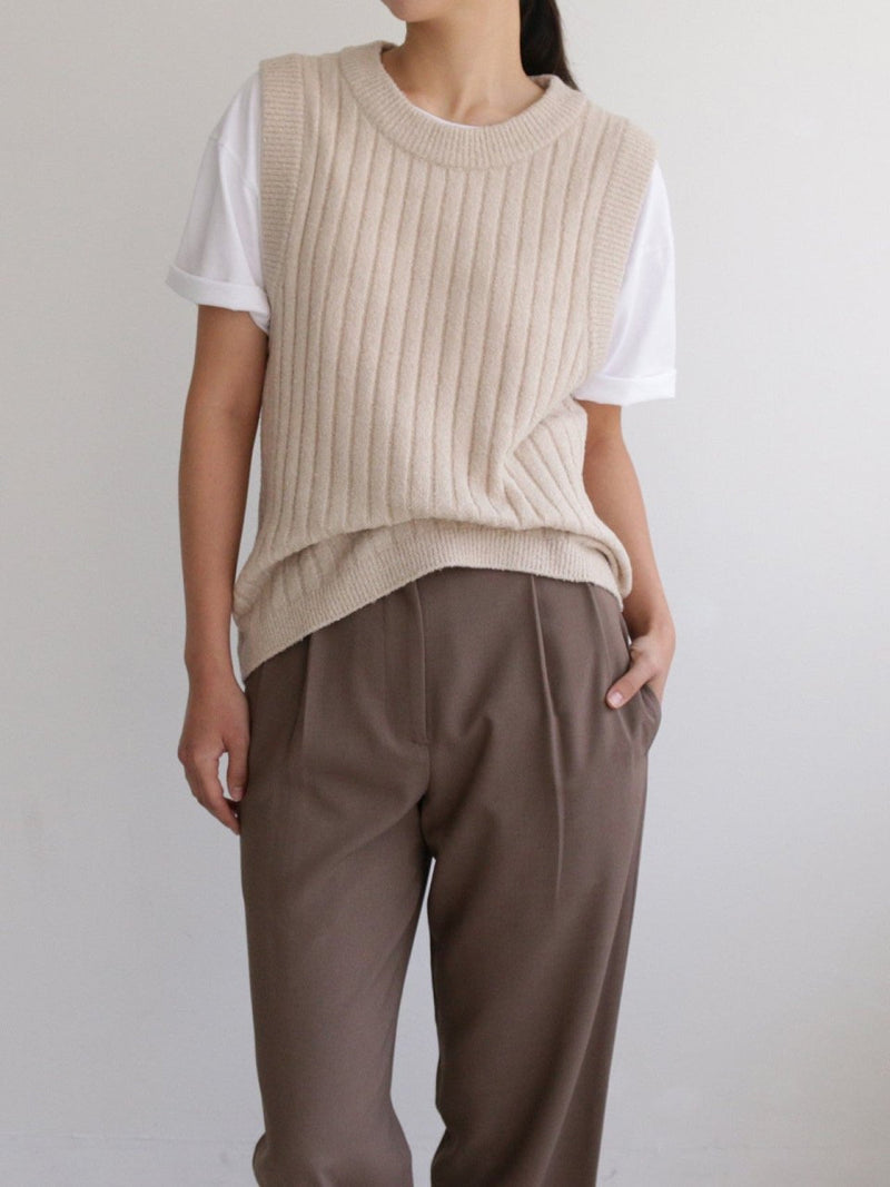 BOUCLE WOOL ROUND NECK KNIT VEST