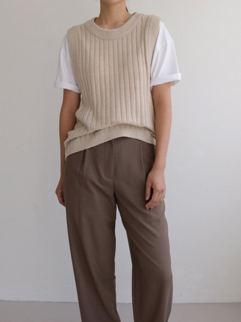 BOUCLE WOOL ROUND NECK KNIT VEST