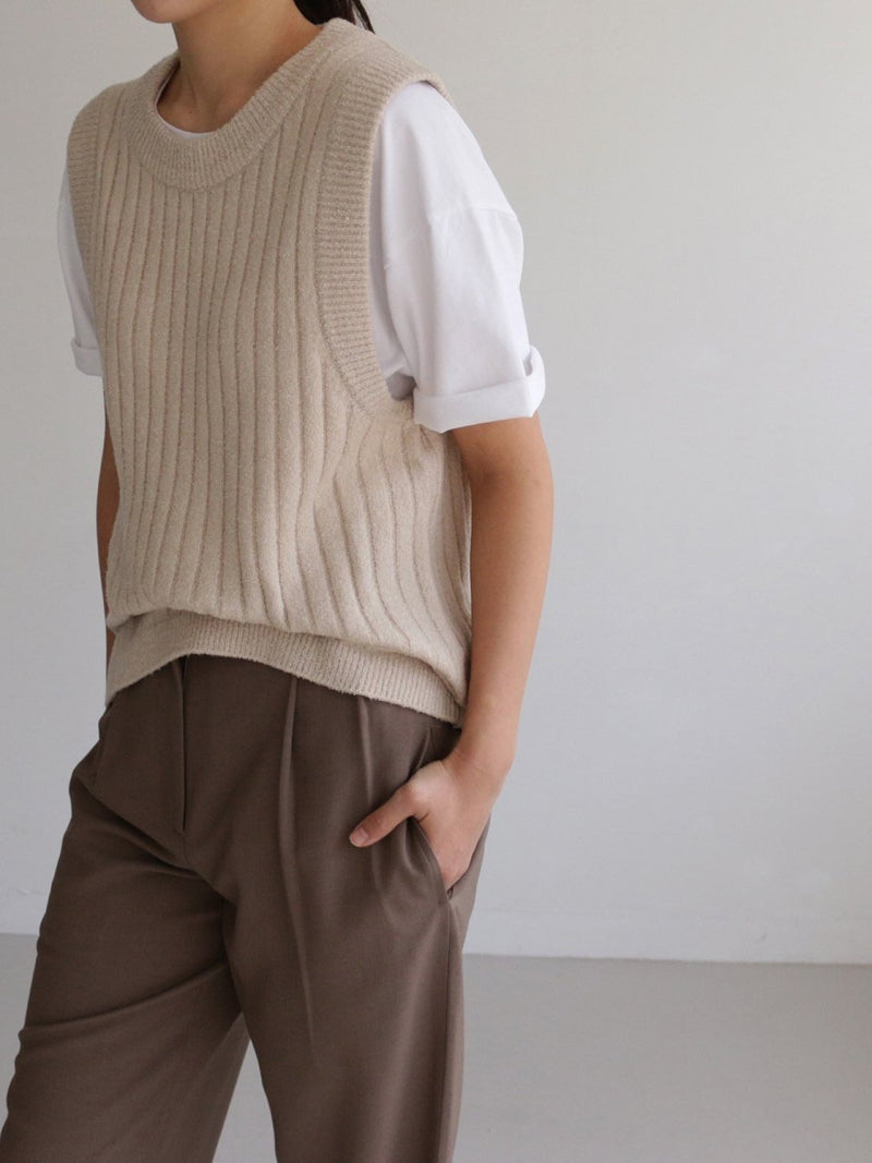 BOUCLE WOOL ROUND NECK KNIT VEST
