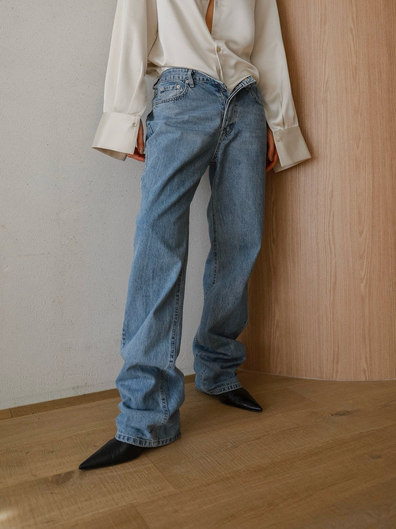 BUTTON FLY BOYFRIEND JEANS
