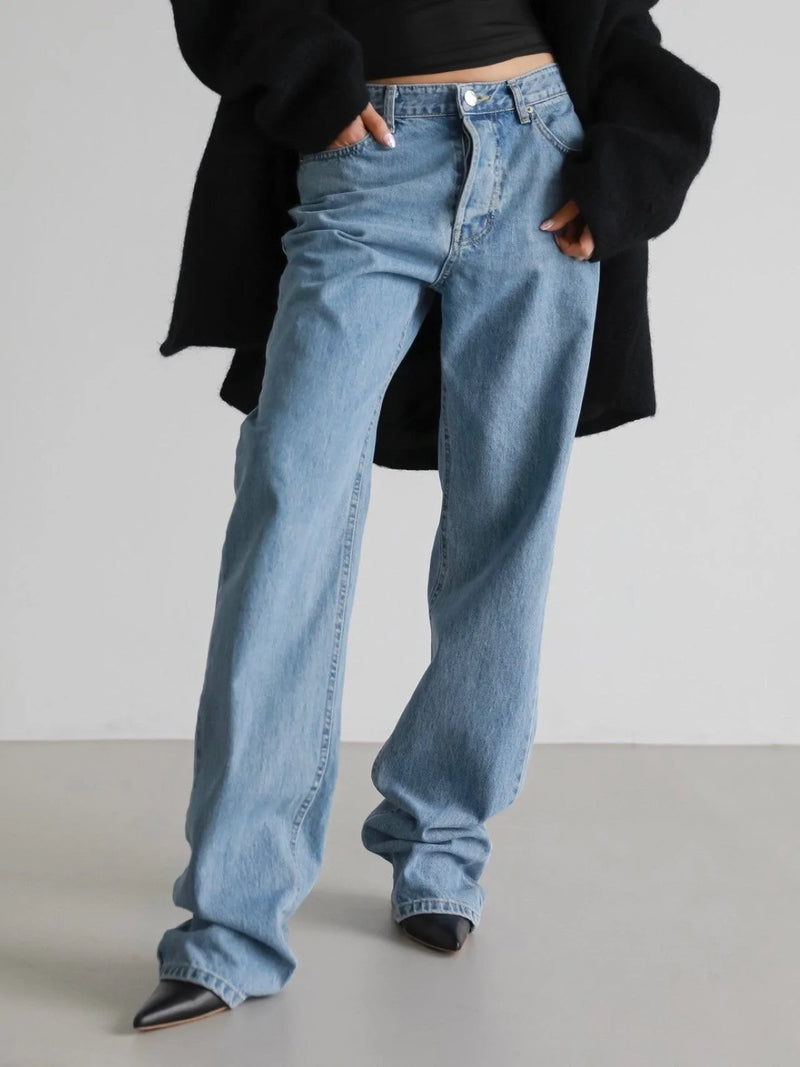 BUTTON FLY BOYFRIEND JEANS