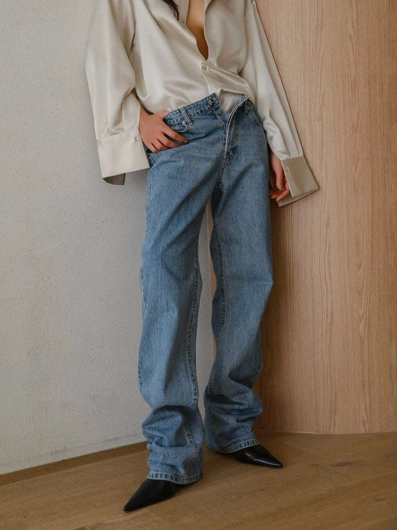 BUTTON FLY BOYFRIEND JEANS