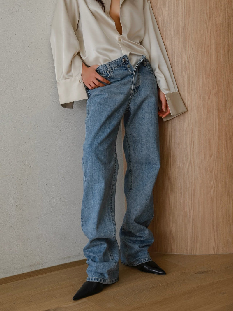 BUTTON FLY BOYFRIEND JEANS