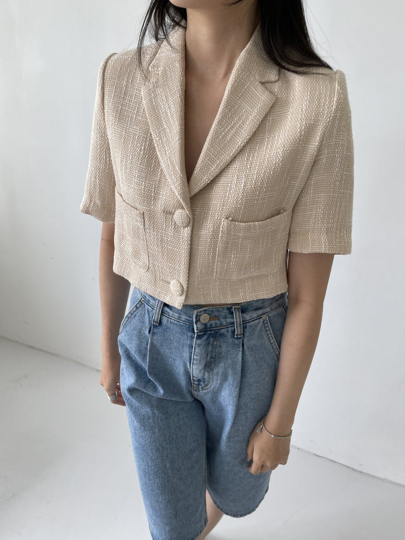 BUTTON STRUCTURED JACKET