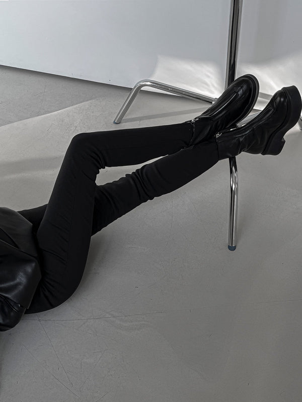 CLASSIC BLACK SKINNY JEANS