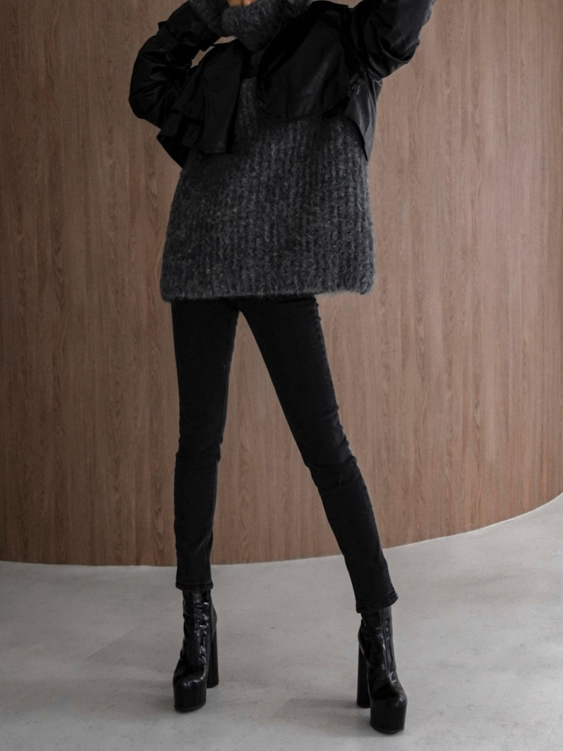 CLASSIC BLACK SKINNY JEANS