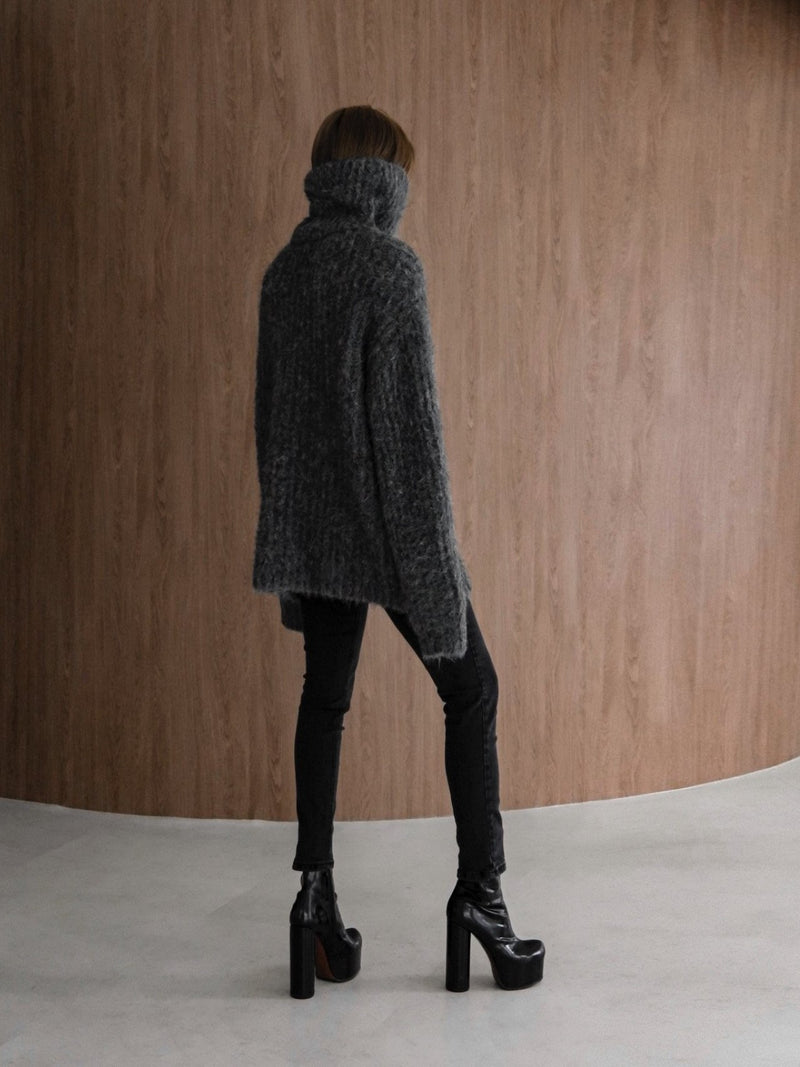 CLASSIC BLACK SKINNY JEANS