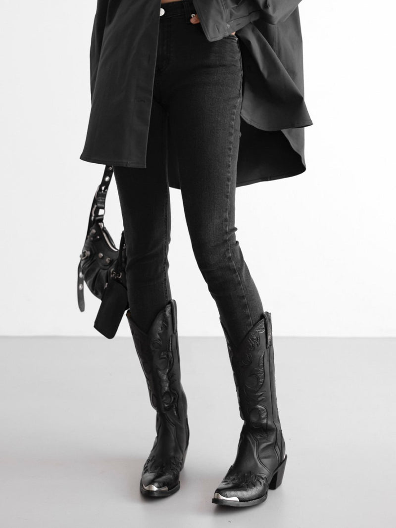 CLASSIC BLACK SKINNY JEANS