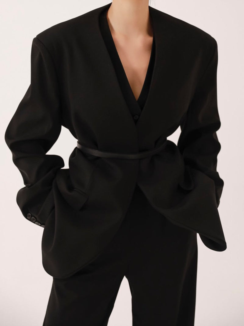 CLASSIC COLLARLESS TAILORED BLAZER