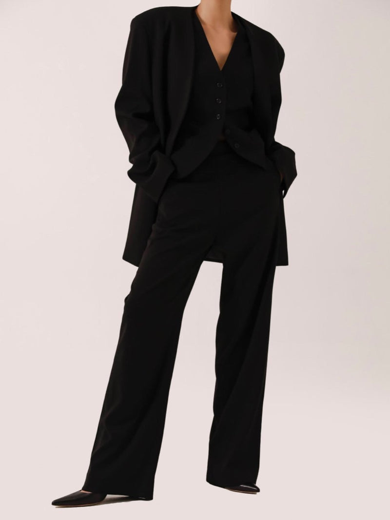 CLASSIC COLLARLESS TAILORED BLAZER