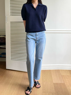 CLASSIC CUT DENIM JEANS